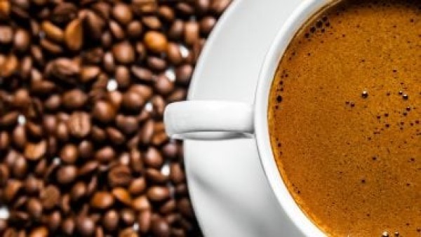 هل شرب الشاى أو القهوة يخفف من الصداع.. اعرف رأى الأطباء