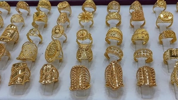 مفاجأة في سعر الذهب اليوم.. عيار 21 يشتعل والجنيه الذهب يقفز 800 جنيه