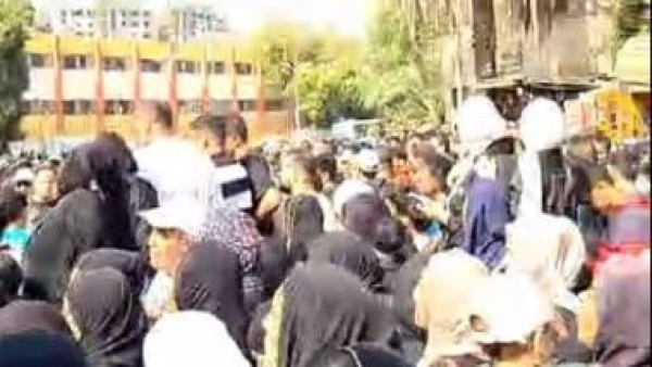 صراخ وبكاء لحظة وصول جثمان إسماعيل الليثي.. فيديو