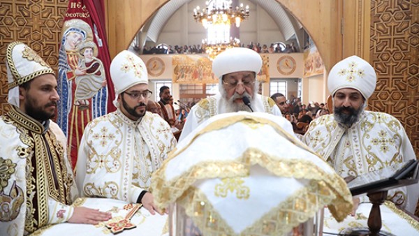 سيامة 3 كهنة جدد في النمسا بيد قداسة البابا تواضروس الثاني