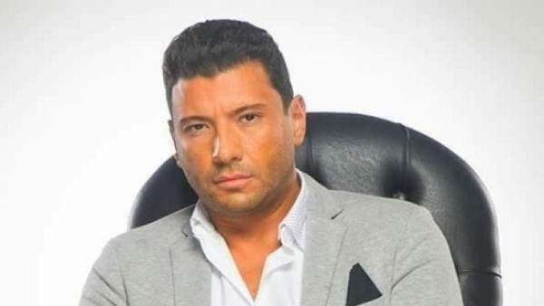 المفكر إسلام بحيري يعلن وفاة والدته: "ماتت أمي.. بتمنى تدعولها"