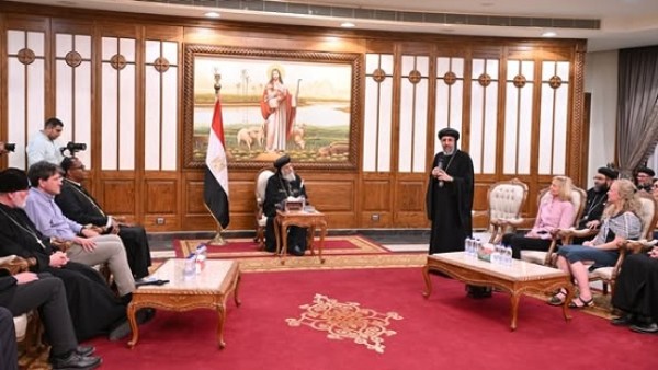 البابا تواضروس يستقبل أعضاء مبادرة لوزان