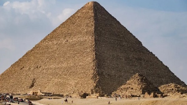 زاهي حواس: كشف أثري ضخم داخل هرم خوفو العام المقبل