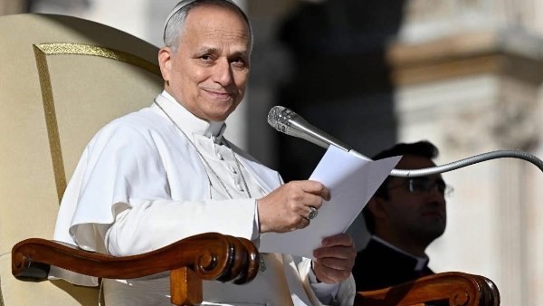 بابا الفاتيكان يتأمل في سر الموت: عبور الإنسان نحو النور الأبدي