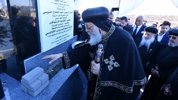 البابا تواضروس يضع حجر أساس مشروع مقابر البطريركية بالقاهرة الجديدة