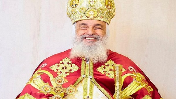 شعب مطرانية الشرقية : الأنبا مقار أسقف نشيط ومُبتسم ومحبوب من شعبه