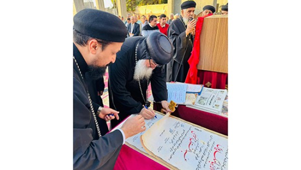 الأنبا مكاريوس يضع حجر الأساس لكنيسة السيدة العذراء بنزلة الفلاحين