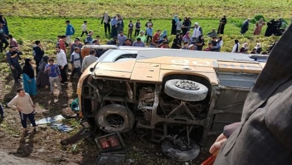 مصرع شخص وإصابة آخرين في حادث انقلاب أتوبيس رحلات بكفر الزيات جراء هطول الأمطار الغزيرة