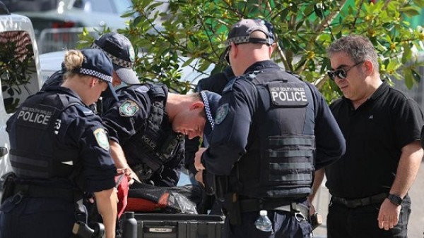 الشرطة الأسترالية توجه تهم الإرهاب وقتل 15 شخصًا لمنفذ هجوم شاطئ بوندي