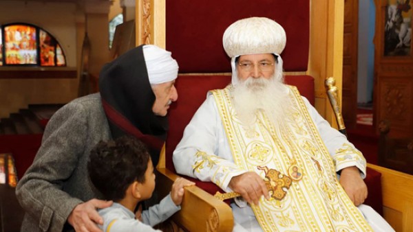 بيد الأنبا إسحق.. منح رتبة الأبصالتس عقب صلاة الصلح بدير القديس القمص يسي ميخائيل بطما