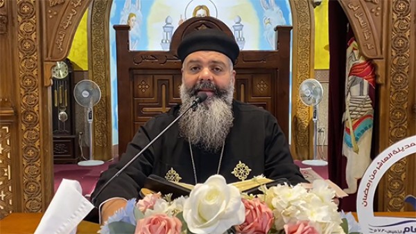 فيديو.. كاهن كنيسة مار جرجس بالعاشر: التناول يُعطى لمغفرة الخطايا لكن يحتاج منك قلب تائب