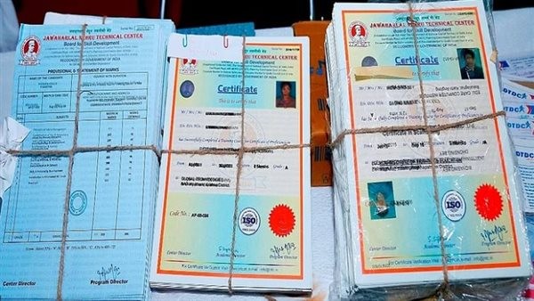 أكبر فضيحة تزوير شهادات في العالم، شبكة هندية تزيف مليون وثيقة لأطباء ومهندسين يعملون بالخارج