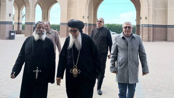 الأنبا صرابامون يزور دير القديس مكاريوس السكندري ويشارك في الصلاة مع آباء الرهبان