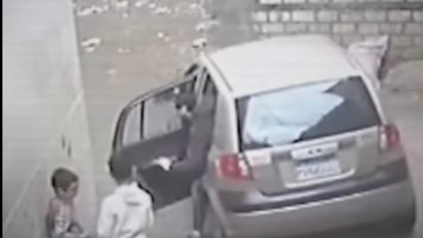 قلبي اتحرق على صرخته.. خالة الطفل المخطوف بكفر الشيخ تكشف الحقيقة الكاملة بالفيديو