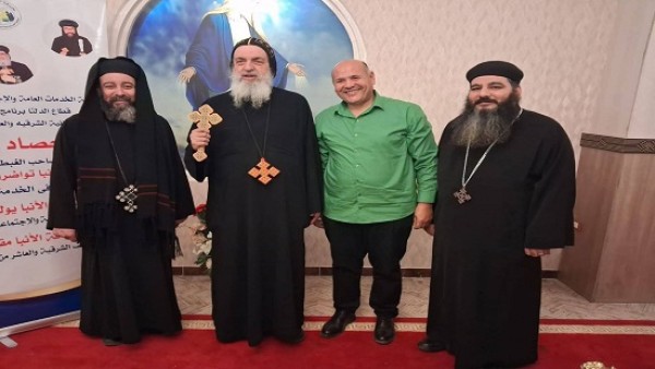 الأنبا مقار يستقبل مسئولي مكاتب التنمية والخدام المتطوعين بإيبارشية الشرقية والعاشر : إضافة قرى أخرى للخدمة