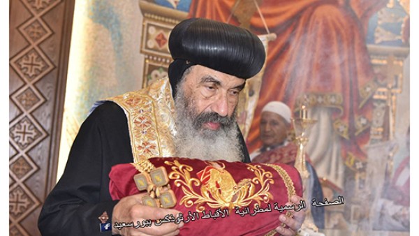 مطران بورسعيد يطيب رفات الشهيد ماربقطر