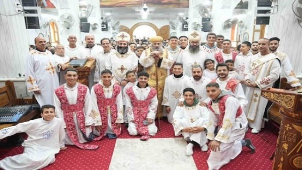 تدشين أواني المذبح ورسم شمامسة جدد بكنيسة مارجرجس والأنبا توماس بأبوقرقاص