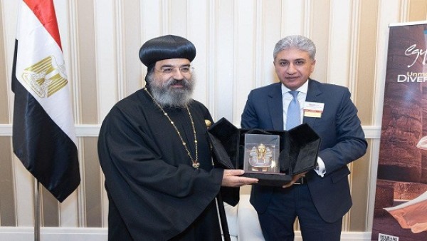 وزير السياحة والآثار يلتقي نيافة الأنبا كاراس بأمريكا ويؤكد أهمية الجالية المصرية في تعزيز السياحة والثقافة