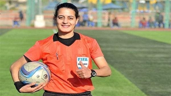 تدير مباراة بيراميدز والمنصورة.. مَن هى الحَكمة شاهندة المغربى؟