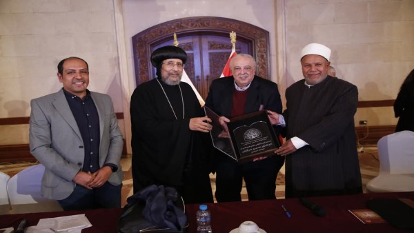 المركز الثقافي القبطي الأرثوذكسي يقيم ندوة “كاتب وكتاب” بـعنوان: “المواطنة والهوية عبر الأجيال”