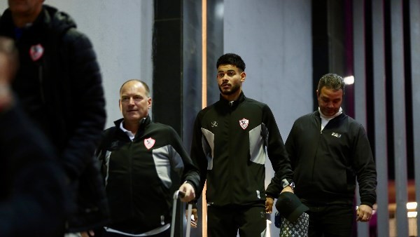 وصول طاقم التحكيم المصري لمباراة الأهلي والزمالك إلى استاد القاهرة