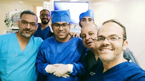 فريق طبي بسوهاج يعيد السمع لـ فلسطيني أصيب خلال العدوان على غزة