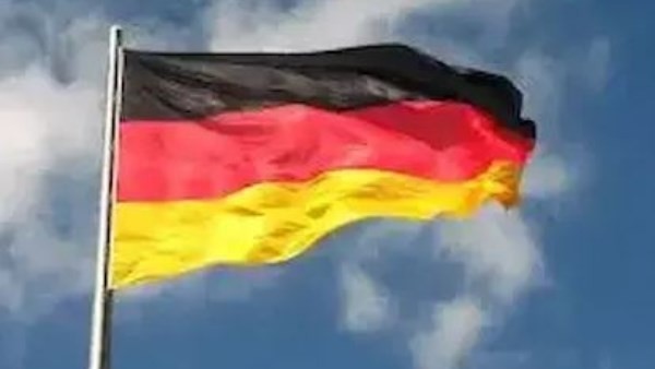 برلين تجلي 19 ألمانيًا وأقاربهم من غزة