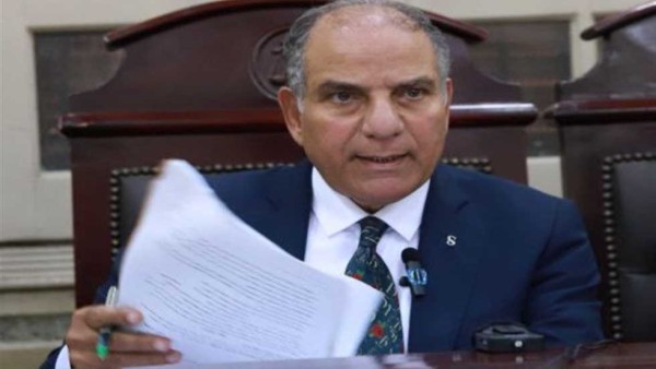 الحكم على نقيب المعلمين ومالك شركة بتهمة الرشوة 26 مايو