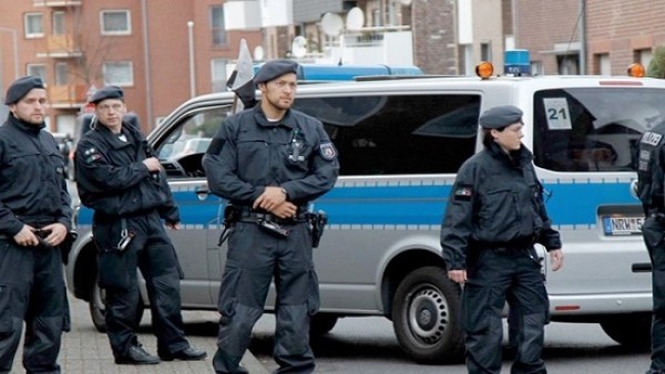 الشرطة الروسية تفتش جميع السيارات وتمشط منطقة موسكو بعد حادث الانفجار
