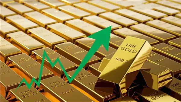 الذهب يحطم الأرقام القياسية ويقترب من 3500 دولار للأونصة بعد هجوم ترامب على باول