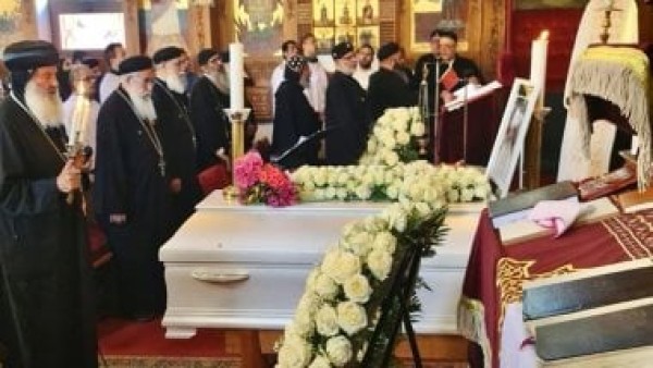 البابا تواضروس الثانى ينعى رحيل كاهن بألمانيا