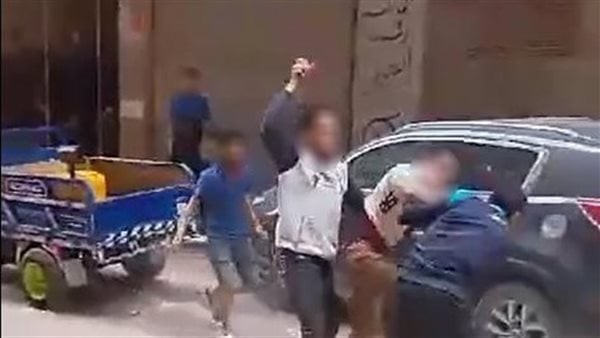 مشاجرة عنيفة بسبب خلاف على جمع زيوت المطاعم في الهرم، الأمن يكشف التفاصيل