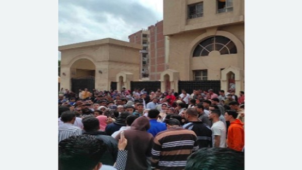 "جابر" عن تجمع الآلاف أمام محكمة إيتاي البارود : صمت هؤلاء عن جريمة اغتصاب طفلة داخل مسجد بالعاشر ! .. الإخوان تحاول إثارة الفتنة الطائفية