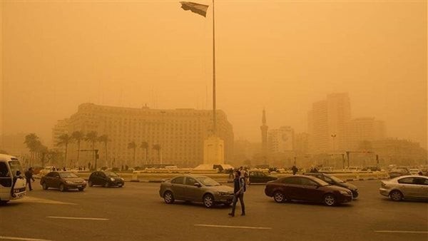 العاصفة الترابية في طريقها للقاهرة وشمال الصعيد (صورة)