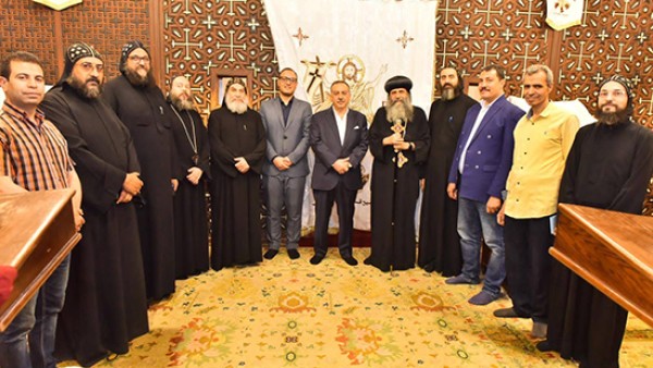 محافظ أسيوط يزور دير السيدة العذراء المحرق بجبل قسقام