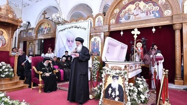 تكثيف أمنى حول كنائس قنا خلال ختام صلوات خميس العهد