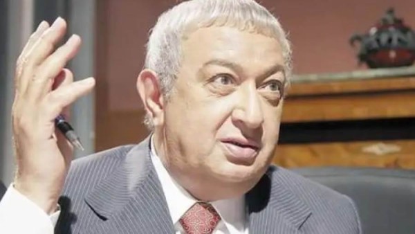 مهندس يتهم ابنتي نور الشريف باستيلائهما على مليون جنيه بالشيخ زايد