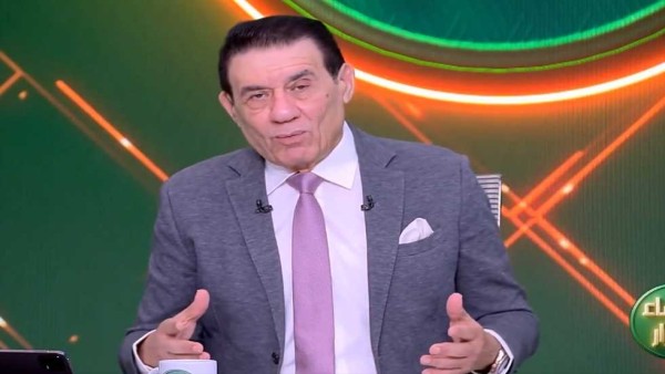 مدحت شلبي ينفعل بسبب تصرف مسؤول الأهلي.. ويطالب وزير الرياضة بمحاسبته
