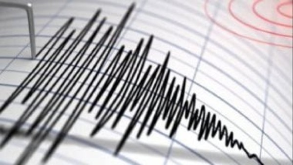 زلزال القاهرة.. البحوث الفلكية: هزة أرضية بقوة 6.4 على بعد 631 كم شمال رشيد