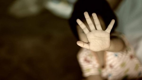 مسن يتعدى على حفيده الصغير بالقليوبية