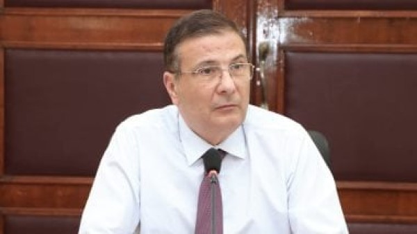 وزير الزراعة ينفى انتشار فيروس بين الدواجن: تقرير رسمى خلال أيام