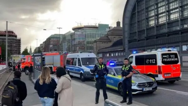 من هي منفذة حادثة الطعن في محطة هامبورغ الألمانية؟