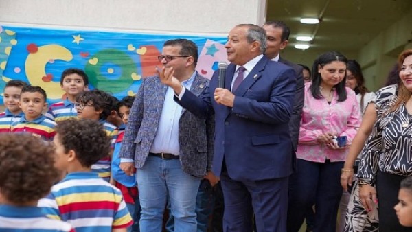 مدرسة القديس بولس (الفرير) بشبرا تستقبل محافظ بورسعيد .. ويسترجع ذكرياته الجميلة حينما كان تلميذًا بالمدرسة