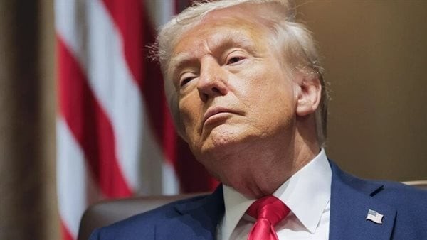 عرض الألف دولار، ترامب يمارس التهديد والترغيب للتخلص من المهاجرين