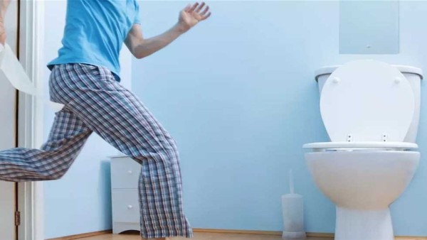 قد تكون مُصابًا بهذا النوع من السرطان.. طبيب يُحذر من كثرة التبول في الليل