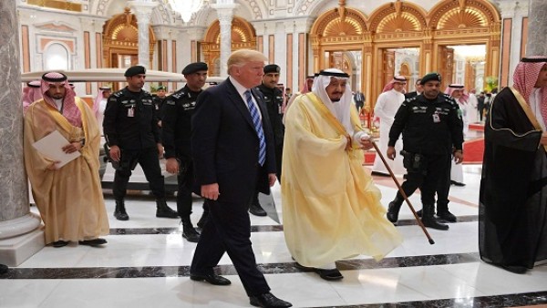 البيت الأبيض يصف زبارة ترامب المرتقبة للسعودية والإمارات وقطر ب "التاريخية