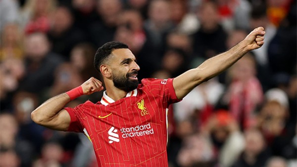 محمد صلاح في تصريح ينبض بحب الوطن: “أتمنى الفوز بالكرة الذهبية لأهديها إلى مصر”