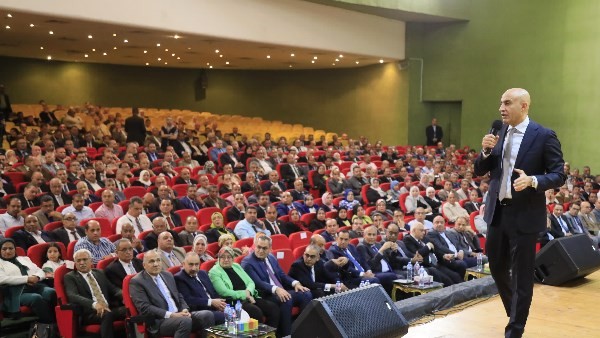 عبد اللطيف: تطوير مناهج العربي والدين والدراسات الاجتماعية بالمدارس