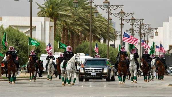 موكب “الوحش” والخيول العربية في إستقبال ترامب في السعودية