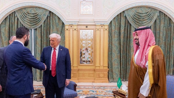 الصور الأولى من اجتماع الشرع مع ترامب بالریاض بحضور الأمیر محمد بن سلمان